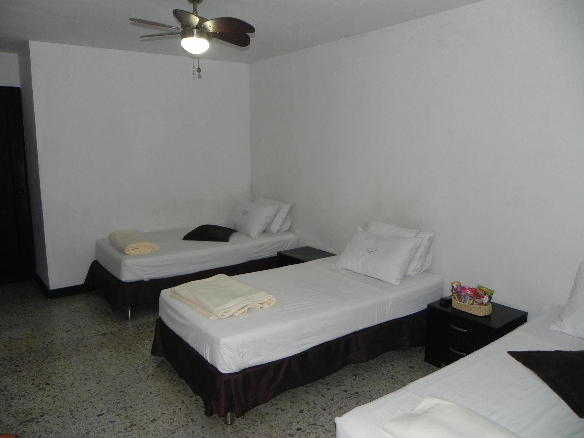 Hostal Tamarindo Inn Medellin Luaran gambar