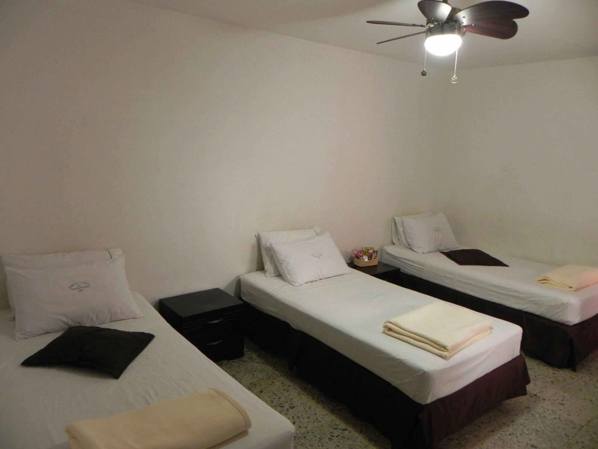 Hostal Tamarindo Inn Medellin Luaran gambar